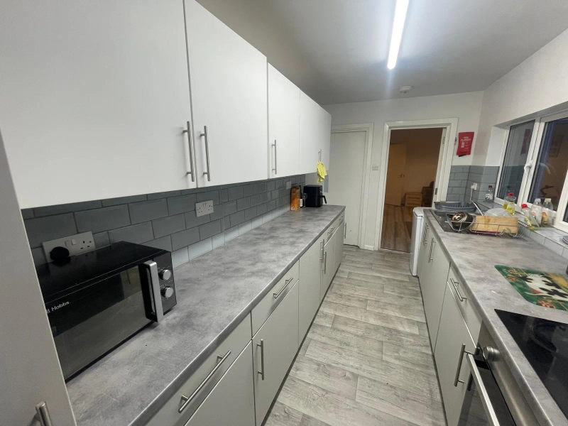 2 rooms left: professional house  Lees Hill Street NG2 4JW - Thumbnail 3